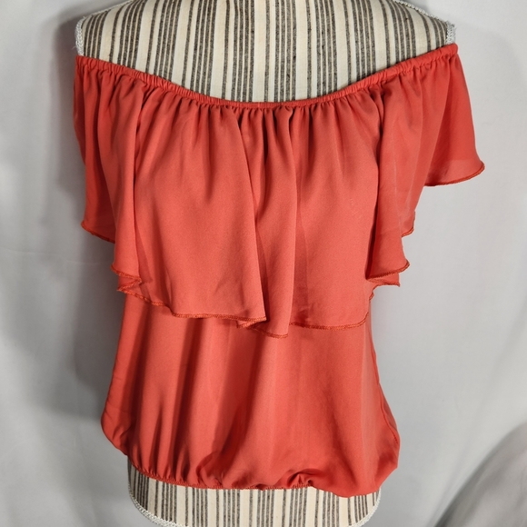 Wet Seal Orange On / Off Shoulder Ruffle Neckline Top Size Medium - Picture 4 of 8